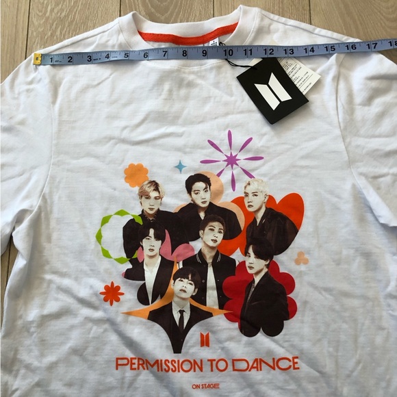 NWT BTS Permission to Dance on Stage Official Merch T Shirt in White Size S - Picture 2 of 11